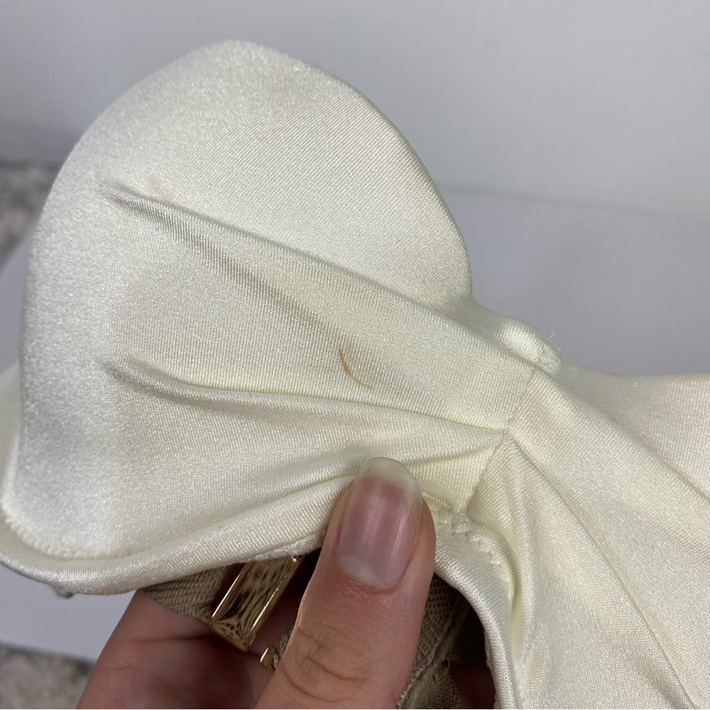 Victoria's secret tan cream underwire bikini top swimsuit - Picture 4 of 5